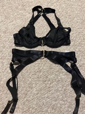 Amazon Black Strappy Underwire Harness Bra & Garter Set